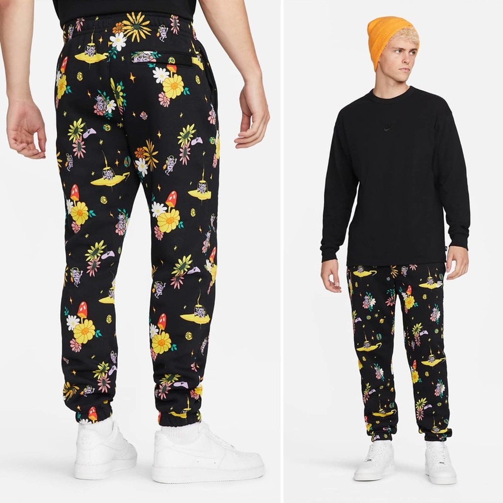 NWT Nike Sportswear Club Fleece printed Joggers 70s Retro Sweatpants SZ Medium